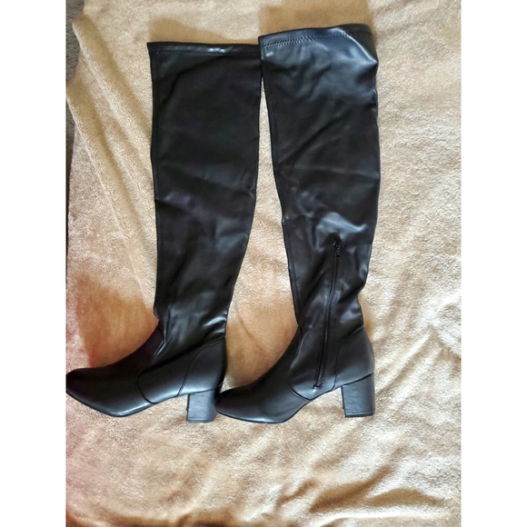 Rouge! Shoes - 🦋Knee length Black boots (size 9)